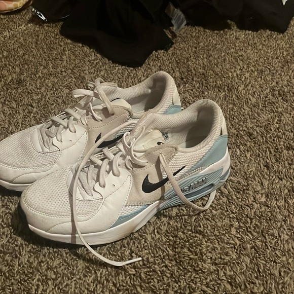 Nike shoes - Picture 1 of 1